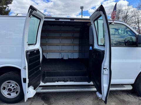 2023 GMC Savana 2500