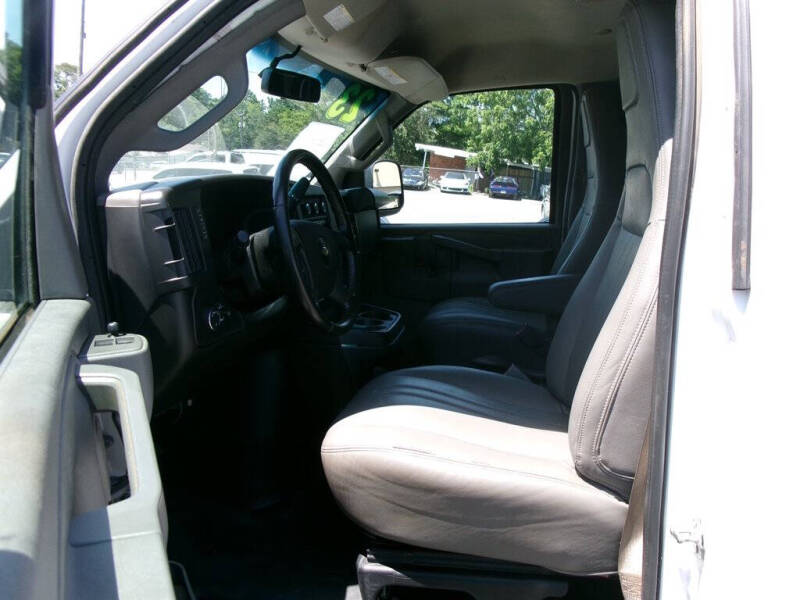 2023 Chevrolet Express 2500