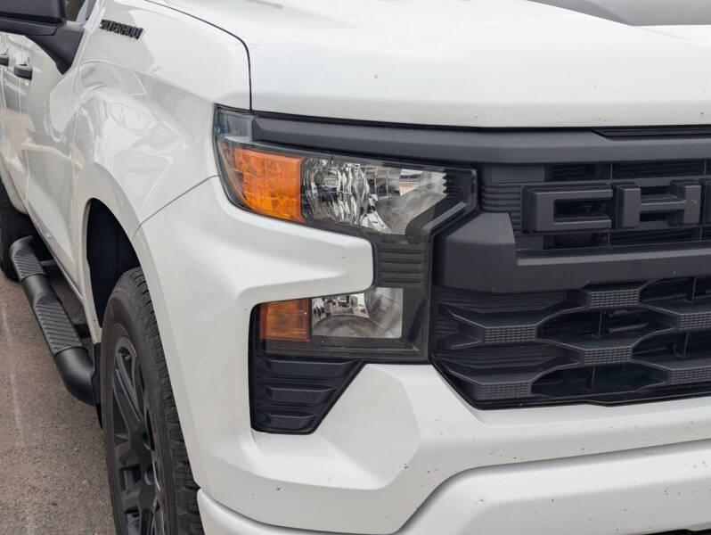 2025 Chevrolet Silverado 1500 Custom