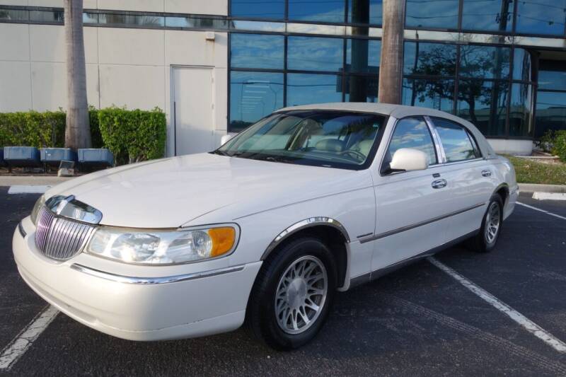 2000 lincoln town car cartier for sale