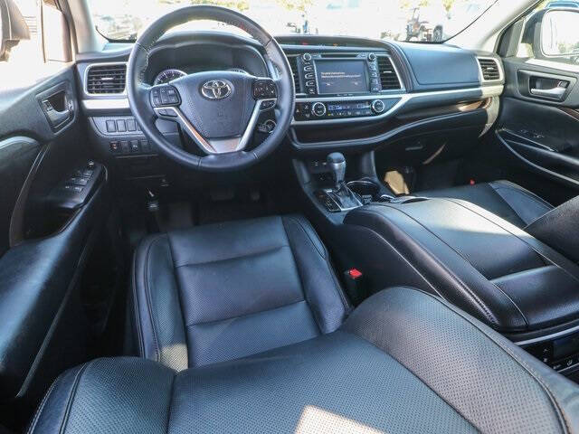 2019 Toyota Highlander Limited Platinum