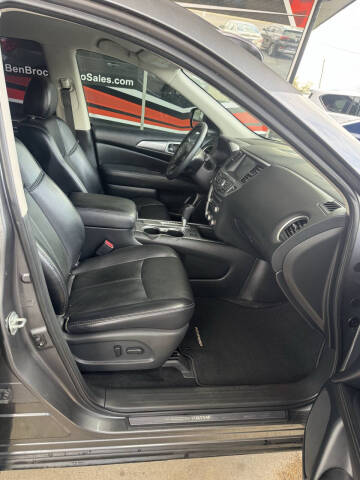 2019 Nissan Pathfinder SL