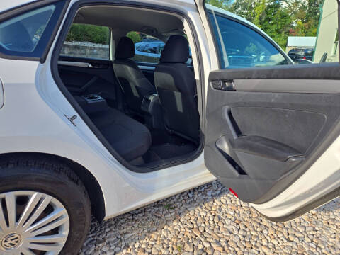 2014 Volkswagen Passat 1.8T S PZEV