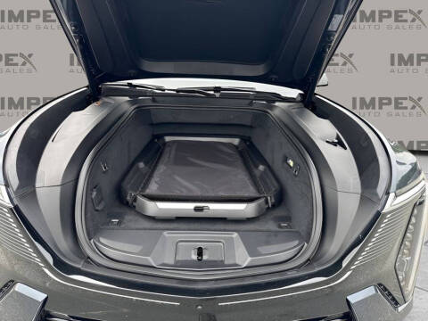 2025 Cadillac Escalade IQ Luxury 1