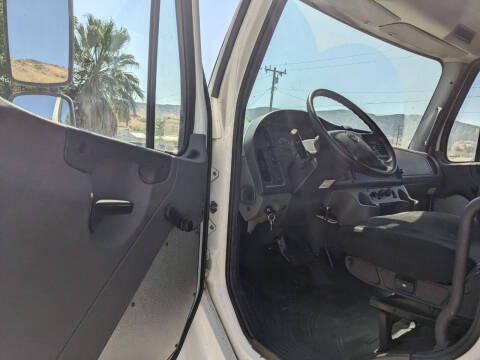 2018 Freightliner M2 106