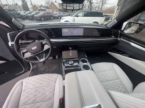 2025 Cadillac Escalade-V ESV