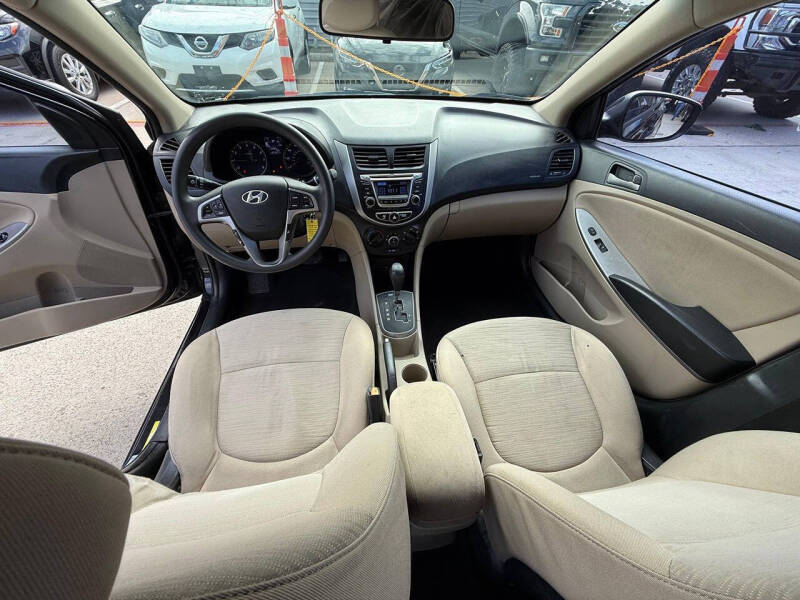 2016 Hyundai Accent SE