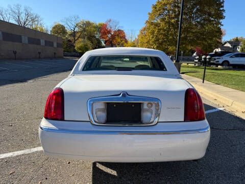 2000 Lincoln Town Car Executive