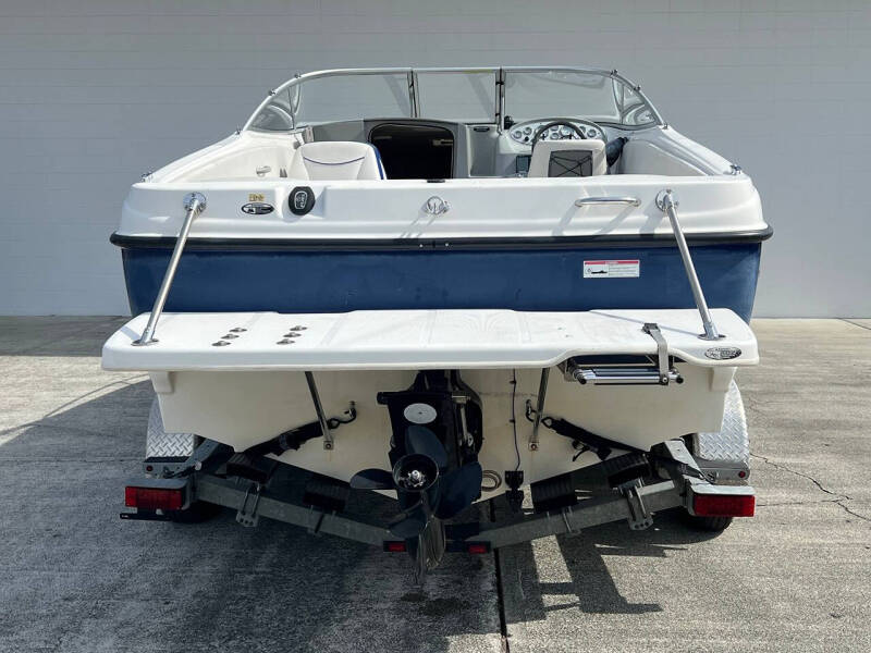 2008 Bayliner 210 Discovery