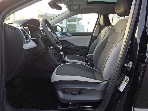 2026 Volkswagen Taos SE 4Motion