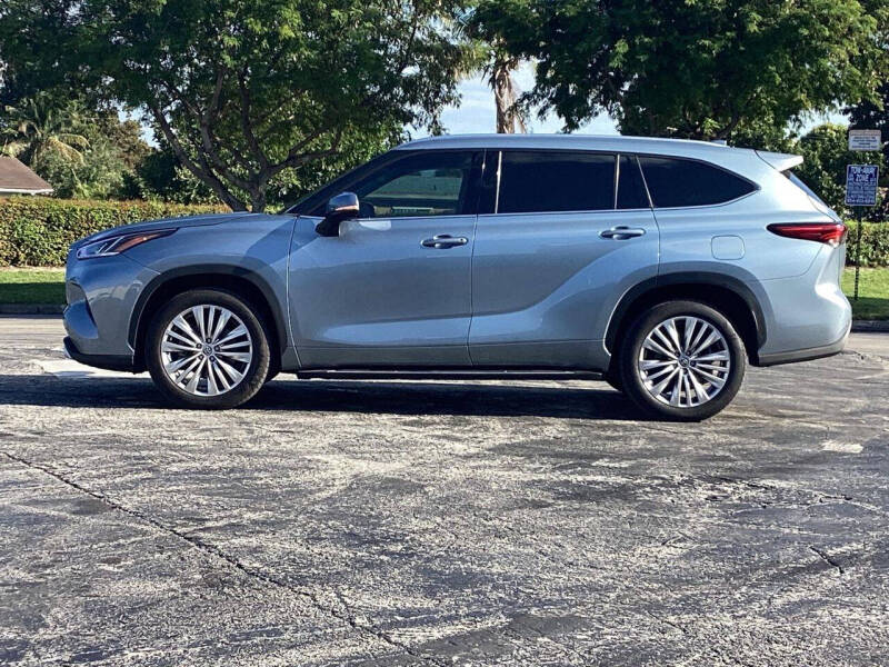 2023 Toyota Highlander Platinum