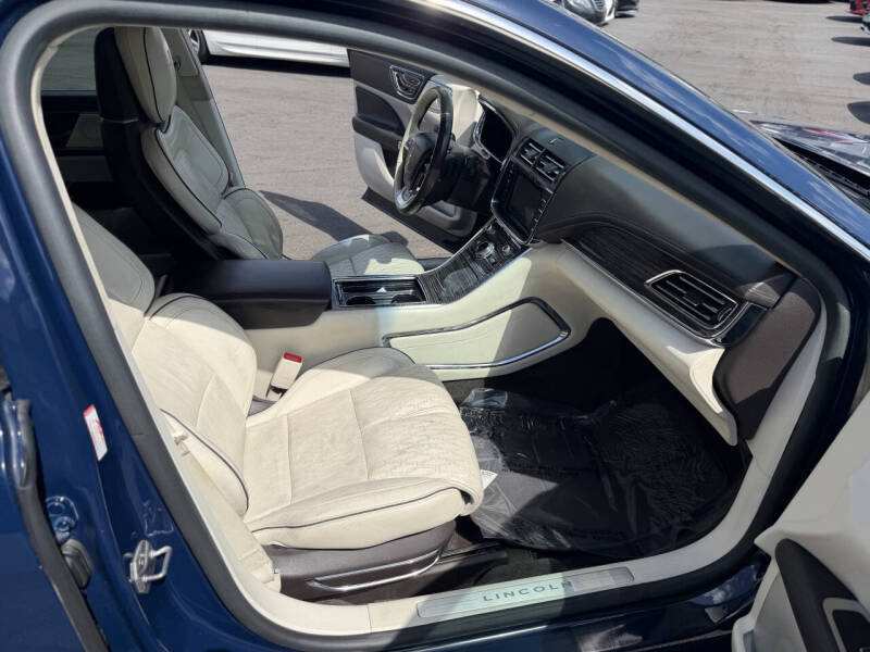 2017 Lincoln Continental Black Label