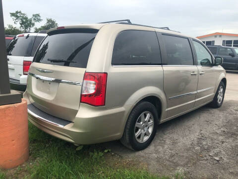 2013 Chrysler Town and Country Touring