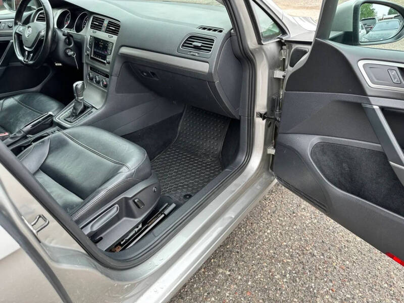 2016 Volkswagen Golf SportWagen