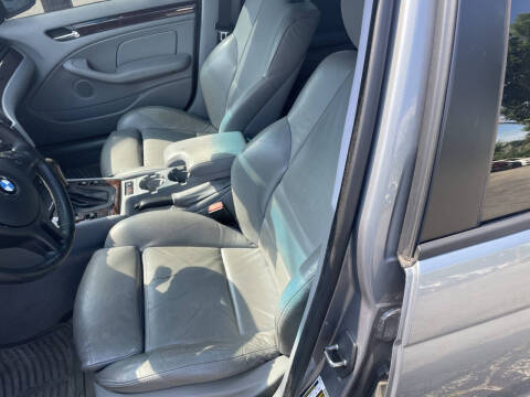2005 BMW 3 Series 325xi