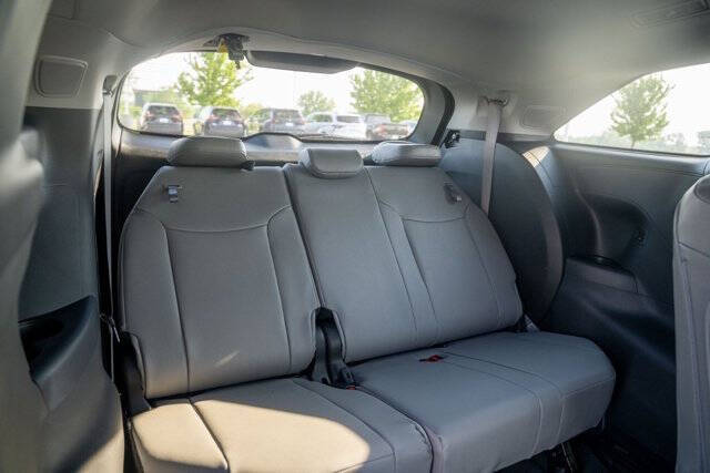 2025 Toyota Sienna XLE 7-Passenger