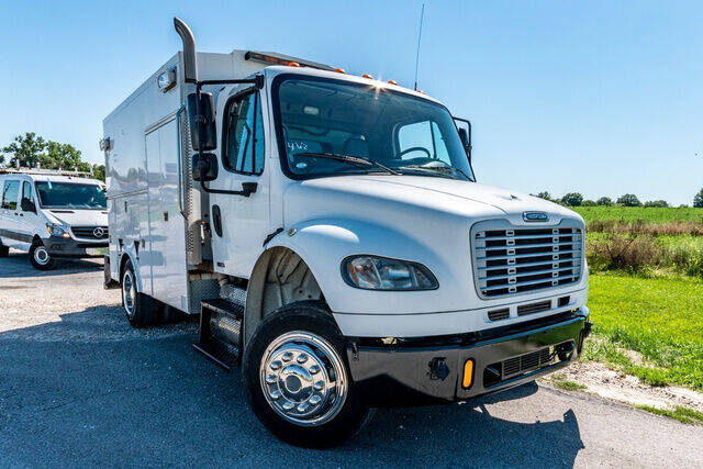 2009 Freightliner M2 106