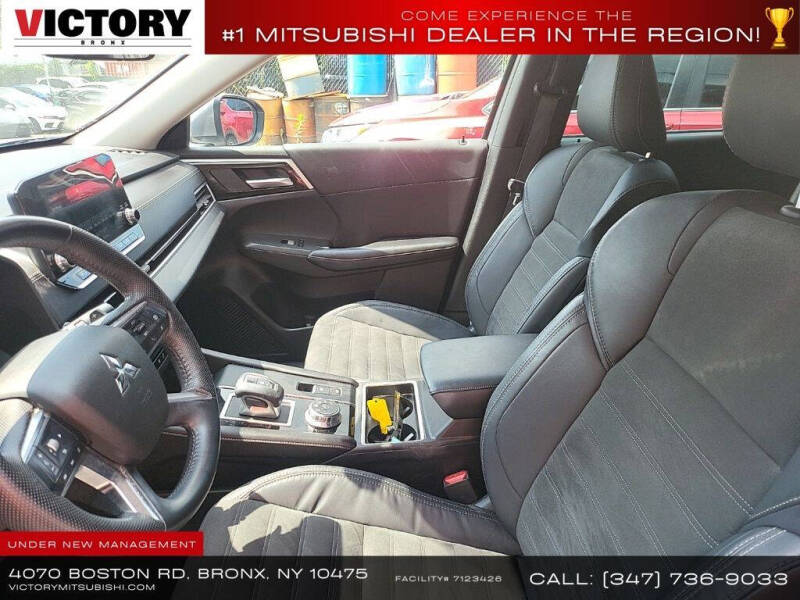 2022 Mitsubishi Outlander SE