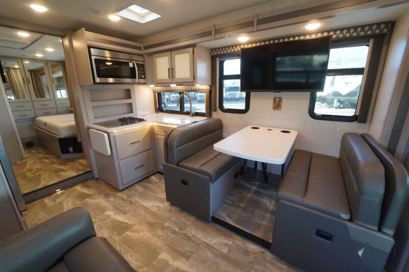 2023 Thor Motor Coach Quantum