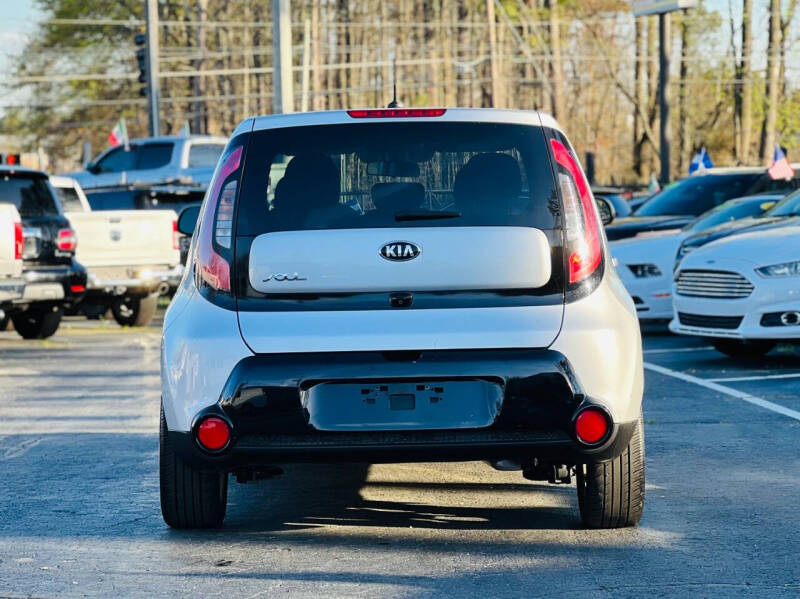 2016 Kia Soul +