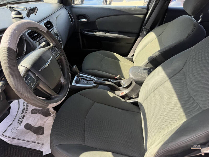 2012 Chrysler 200 LX