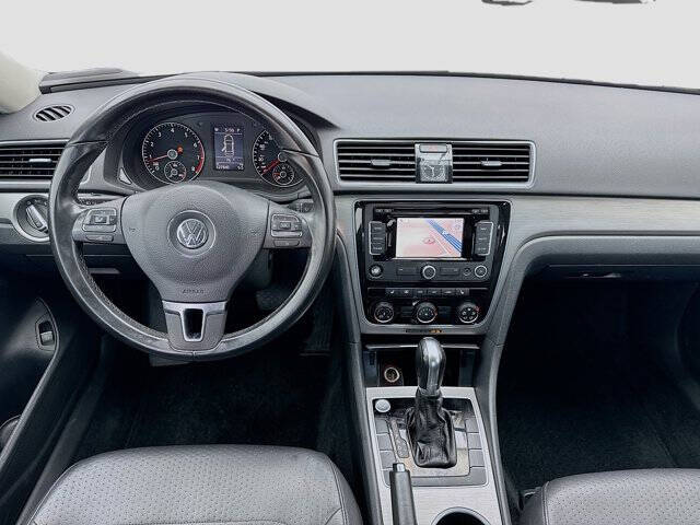2014 Volkswagen Passat 2.5L SE PZEV