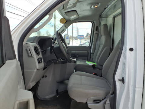 2022 Ford E-Series E-450 SD