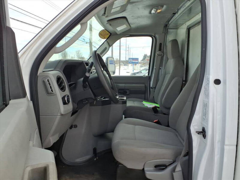 2022 Ford E-Series E-450 SD