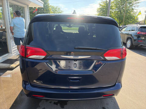 2017 Chrysler Pacifica Touring