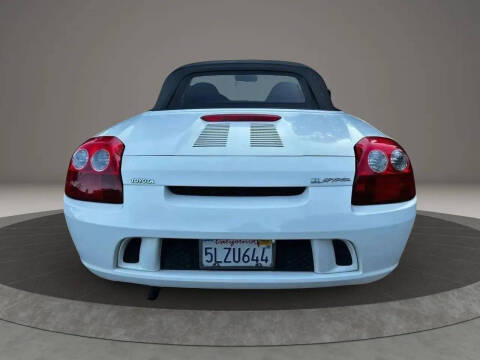 2005 Toyota MR2 Spyder