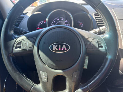 2013 Kia Soul +