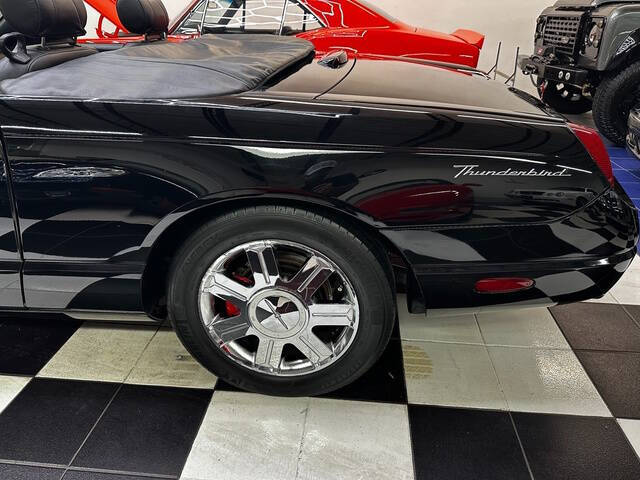 2005 Ford Thunderbird Deluxe