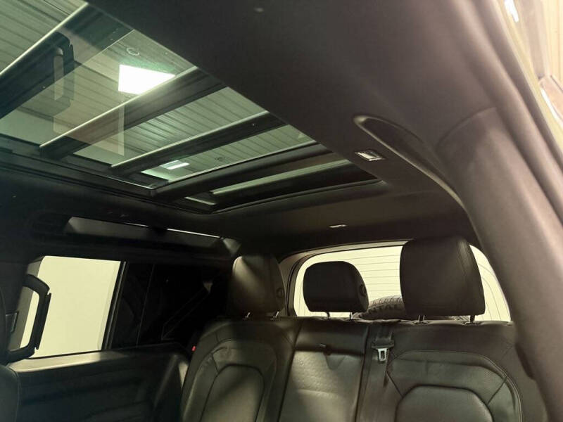 2024 Land Rover Defender 90 P400 X-Dynamic SE