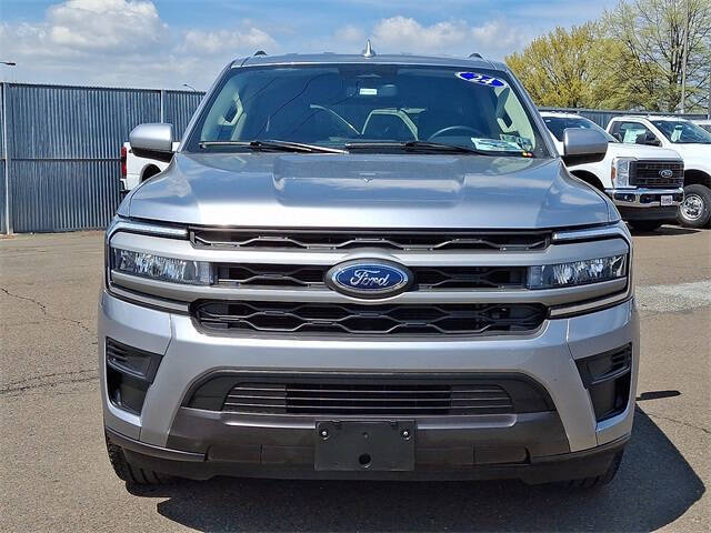 Used 2024 Ford Expedition XLT with VIN 1FMJU1J86REA39111 for sale in Philadelphia, PA