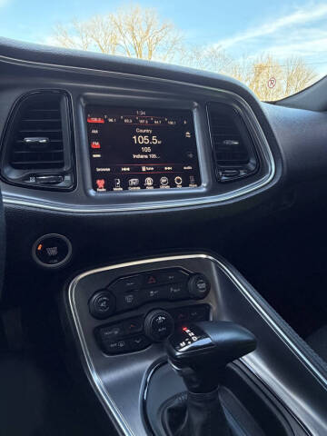 2016 Dodge Challenger R/T Plus Shaker