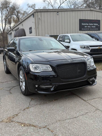 2016 Chrysler 300 Limited