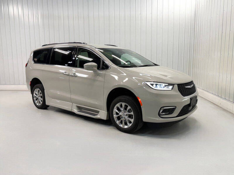 2021 Chrysler Pacifica Touring L