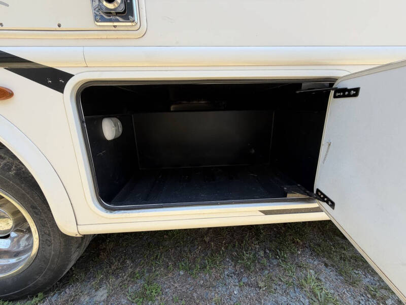 2018 Thor Motor Coach Ace 30.3