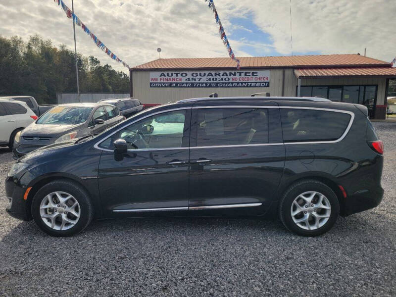 2017 Chrysler Pacifica Touring-L Plus photo 5