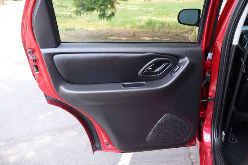 2005 Ford Escape Limited