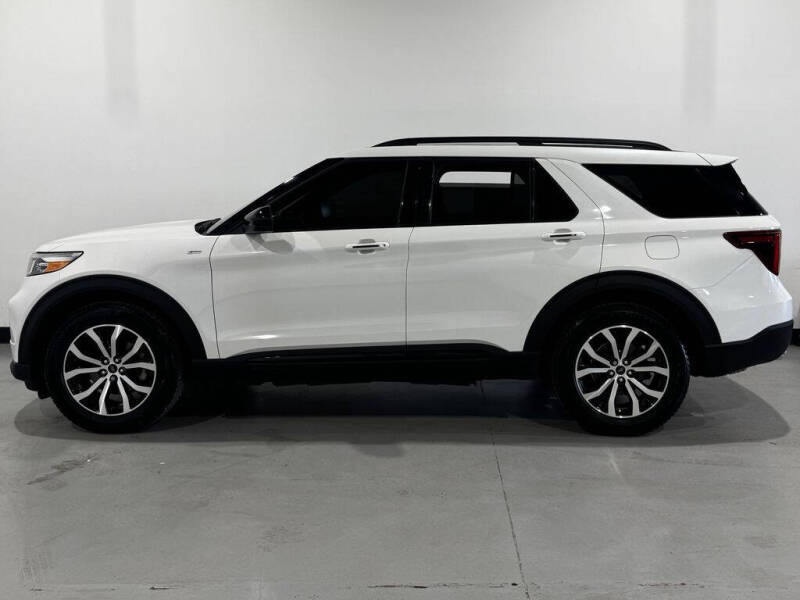 2022 Ford Explorer ST-Line