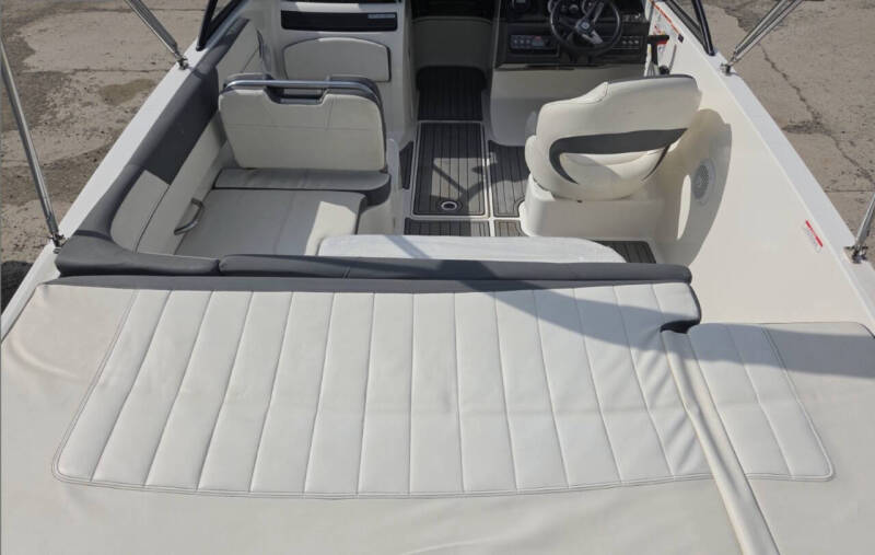 2018 Bayliner VR5 Bowrider