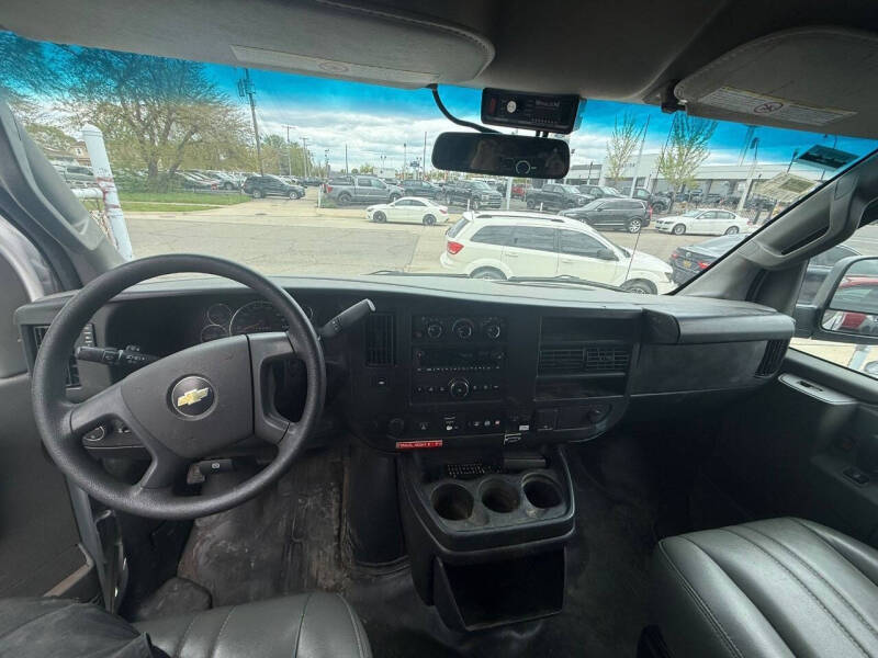 2022 Chevrolet Express 2500
