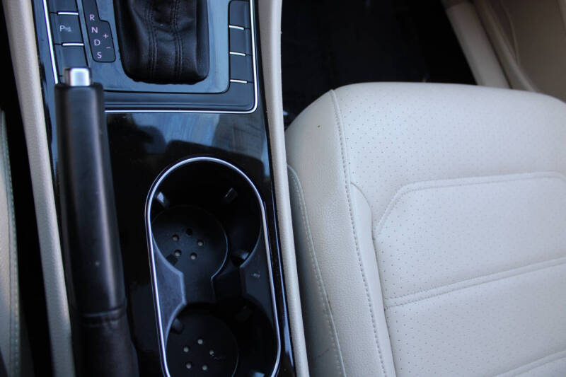 2019 Volkswagen Passat SE R-Line