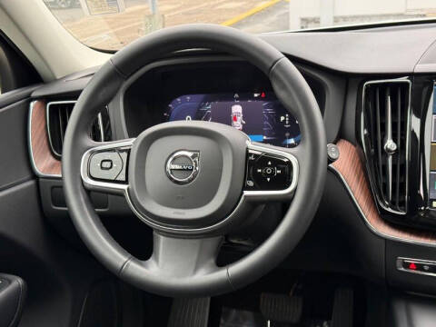 2024 Volvo XC60 B5 Plus Dark Theme