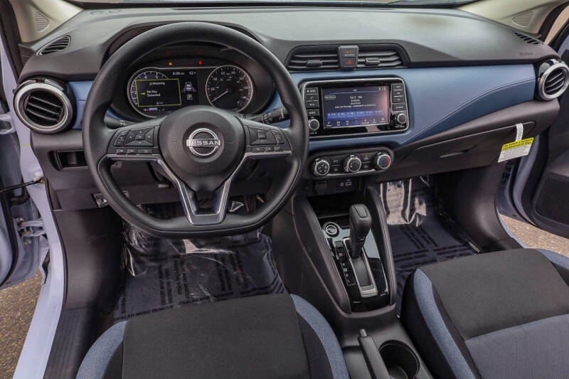 2025 Nissan Versa SV