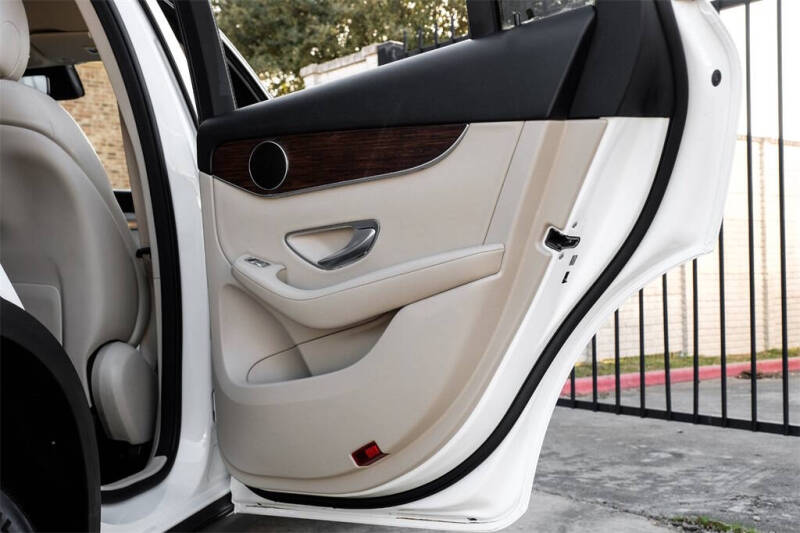 2022 Mercedes-Benz GLC GLC 300