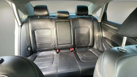 2020 Volkswagen Passat R-Line