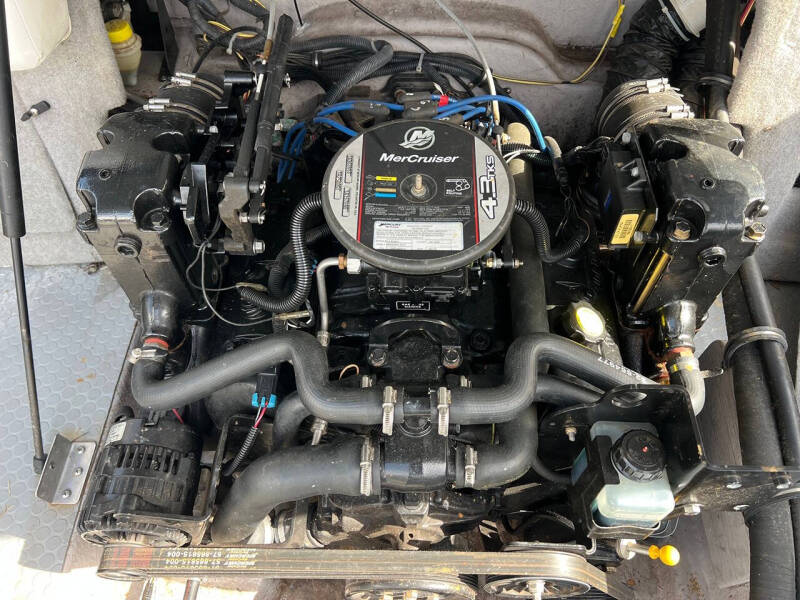 2008 Bayliner 210 Discovery