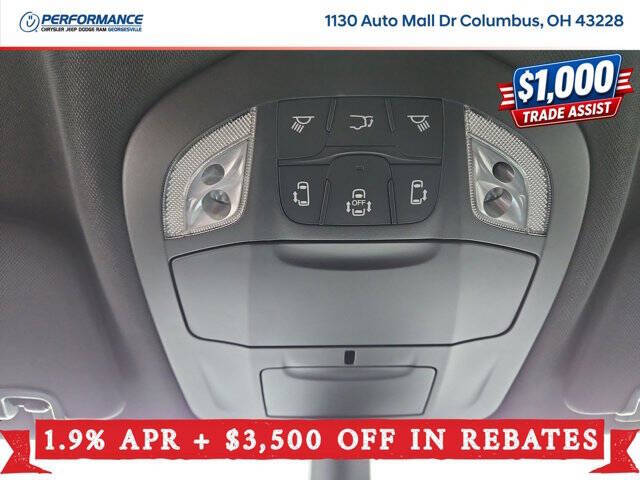 2026 Chrysler Pacifica Select